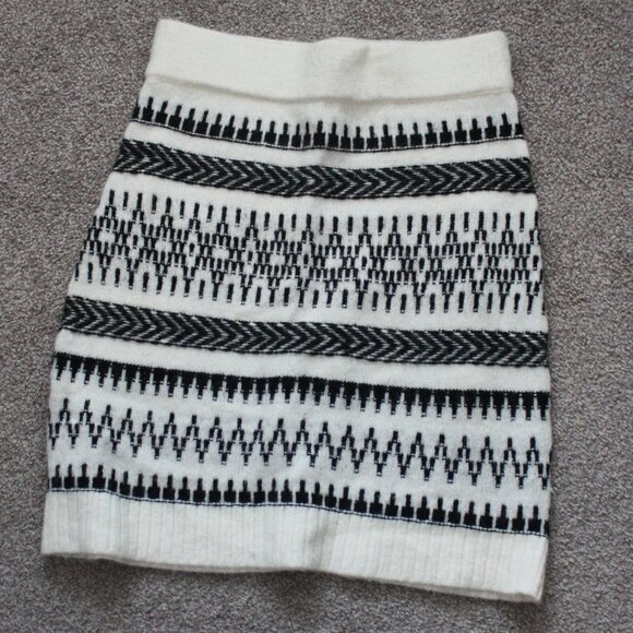 NWOT LOFT Fair Isle Jogger Sweater Skirt - Picture 2 of 4